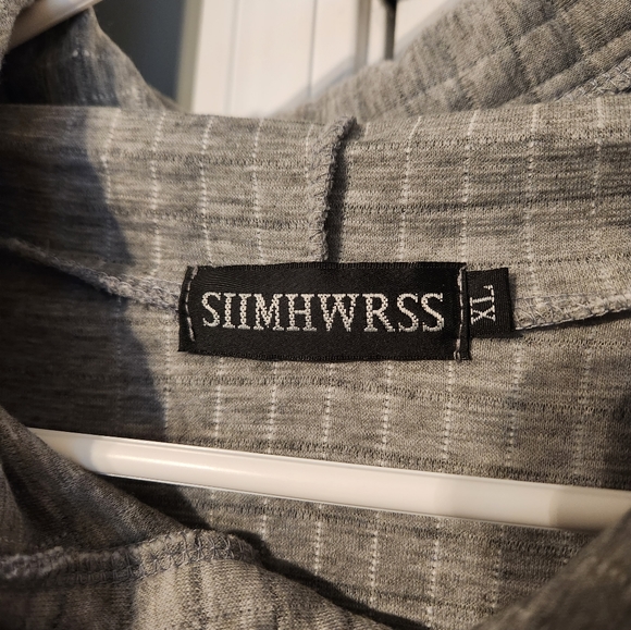 Siimhwrss lightweight hoodie. Size Xlarge - fits more like a Large. - Picture 3 of 4